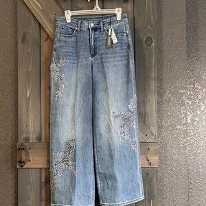 New with Tags Chico’s So Slimming Embellished High Rise Wide Leg Jeans Size 8P